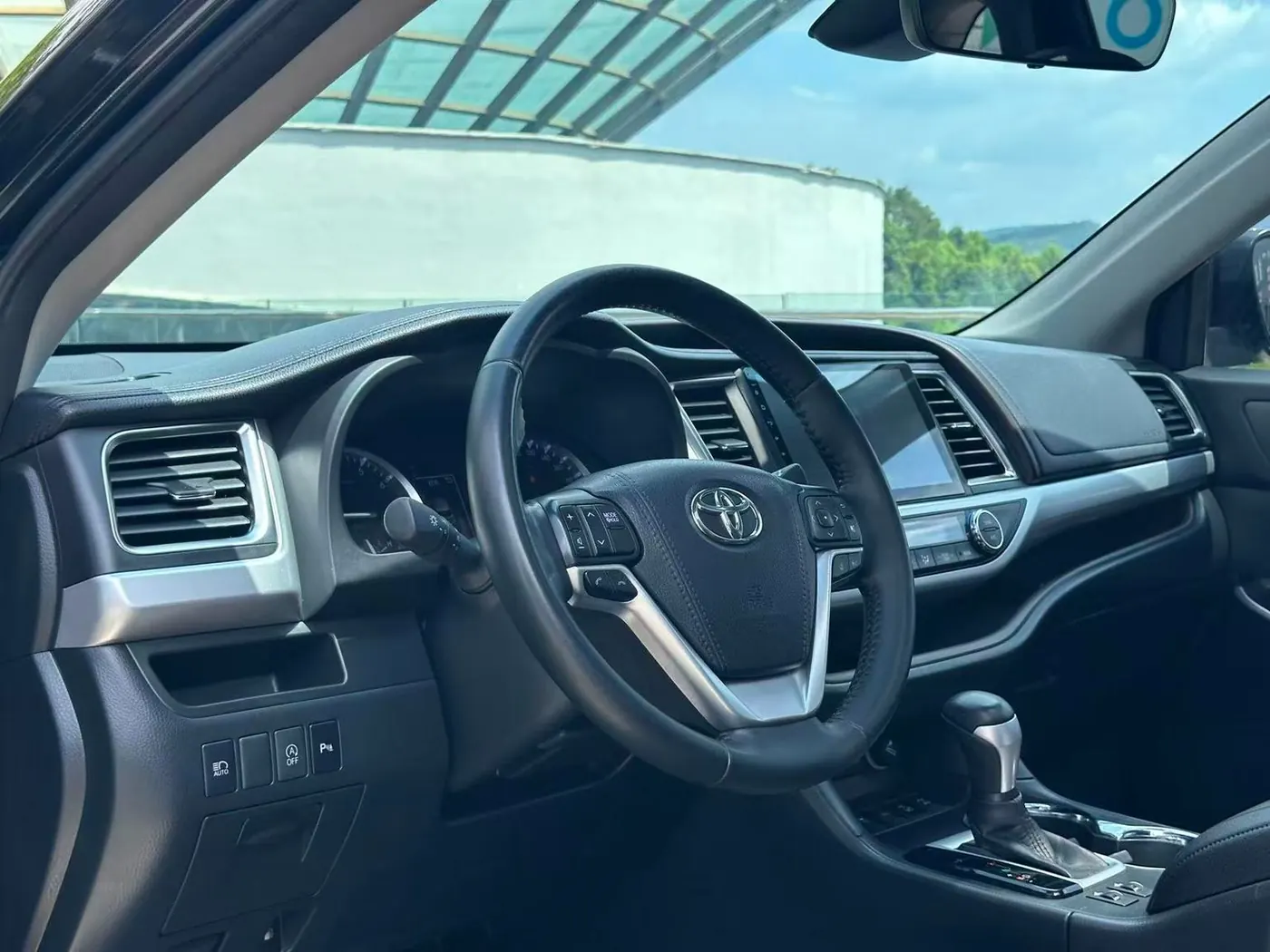 Toyota Highlander 2.0T photo 9