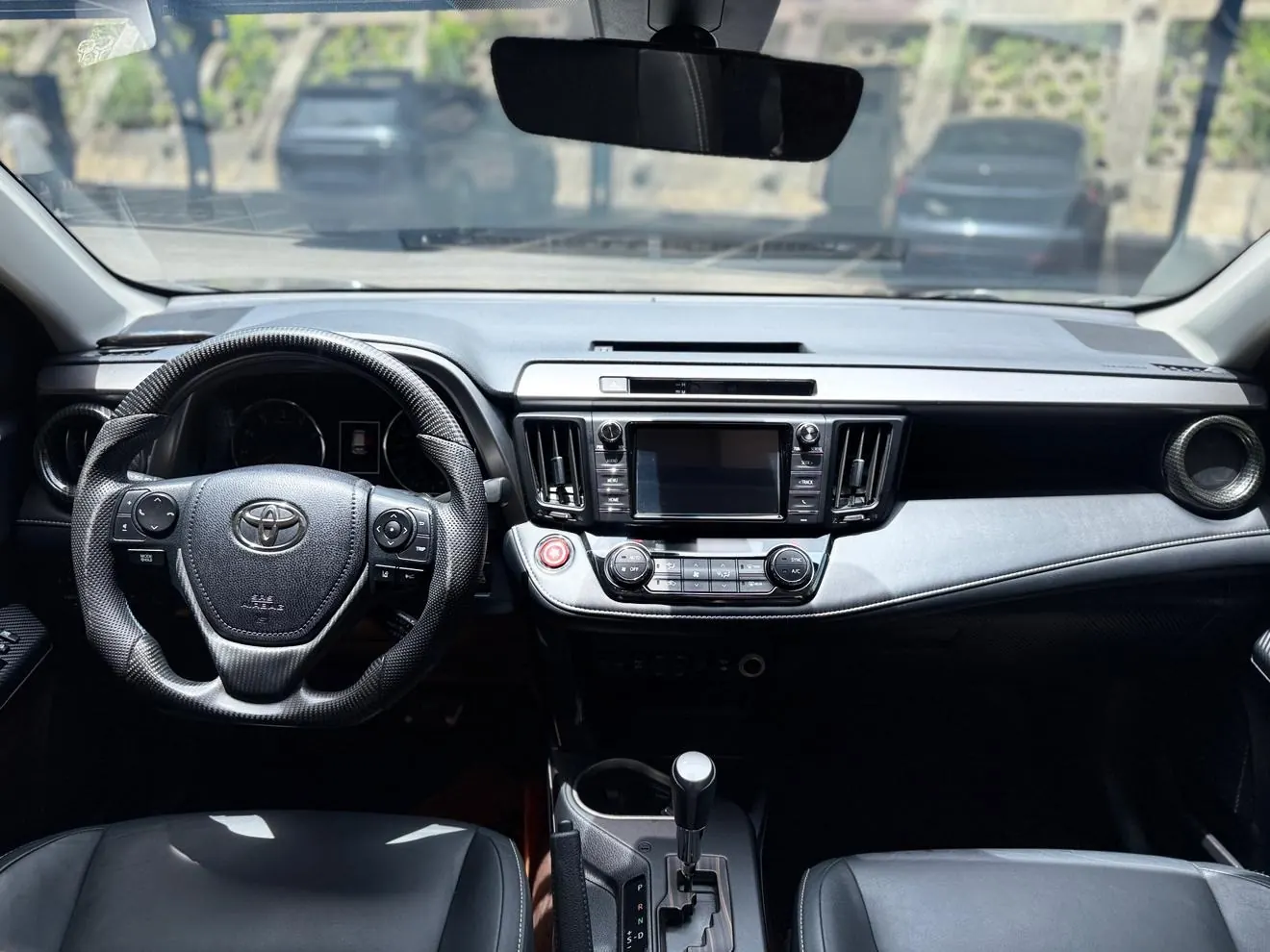 Toyota RAV4 2.5L photo 11