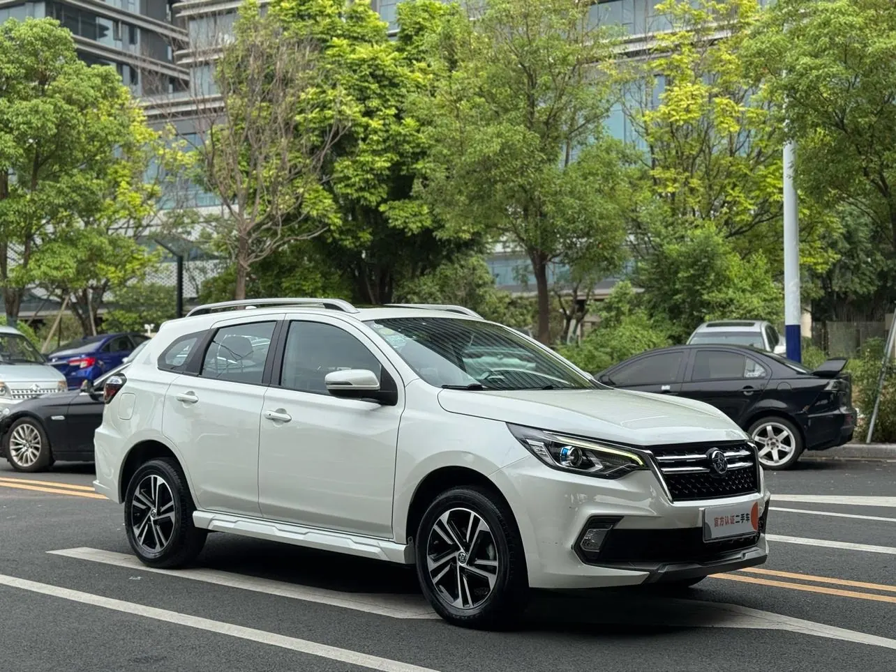 VenuciaT70 2.0L CVT photo 3