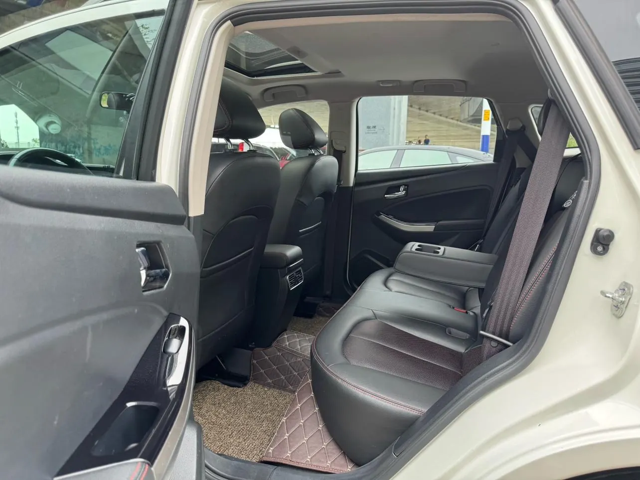 VenuciaT70 2.0L CVT photo 9