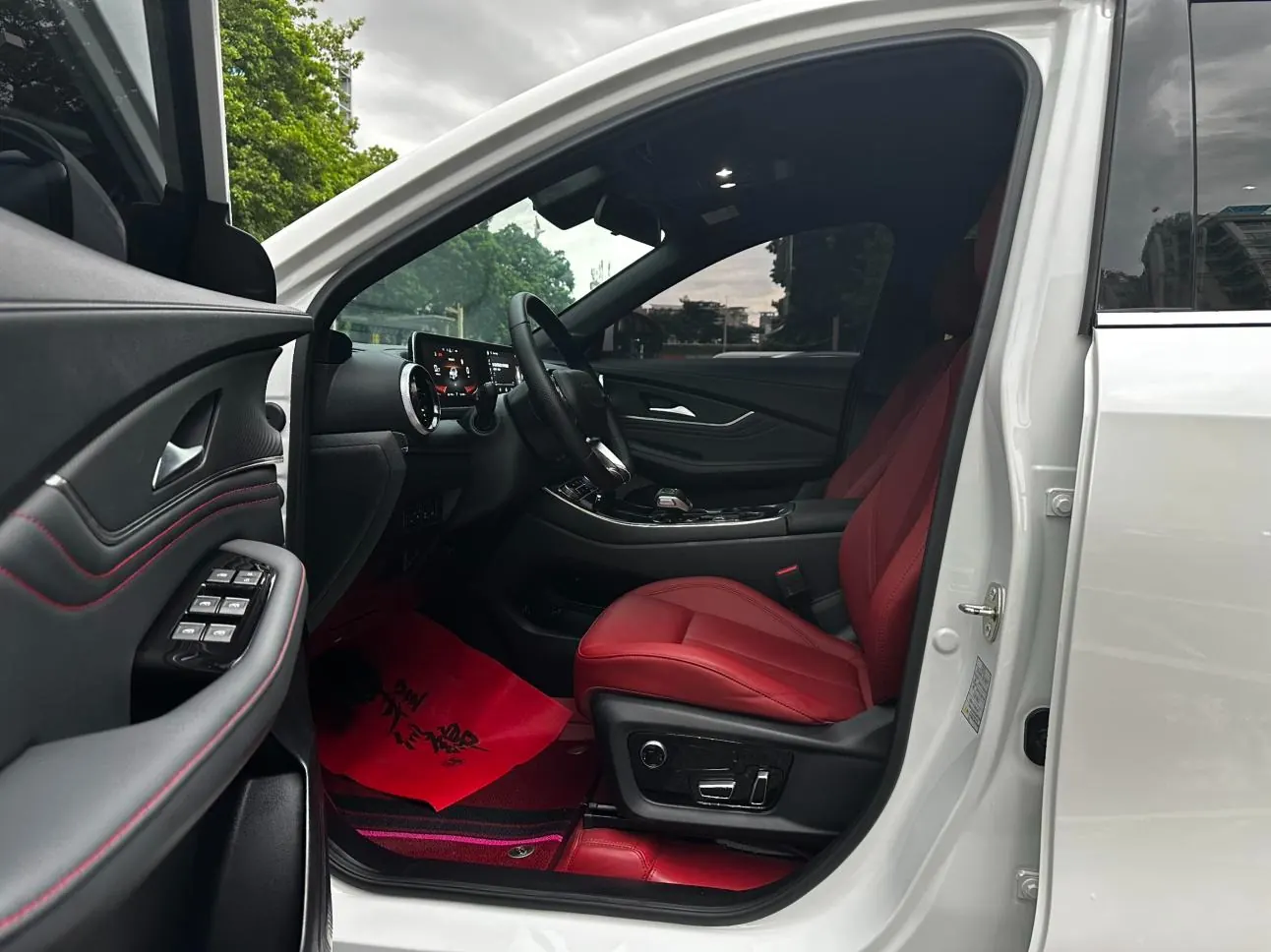 Forthing T5 EVO 1.5T photo 6