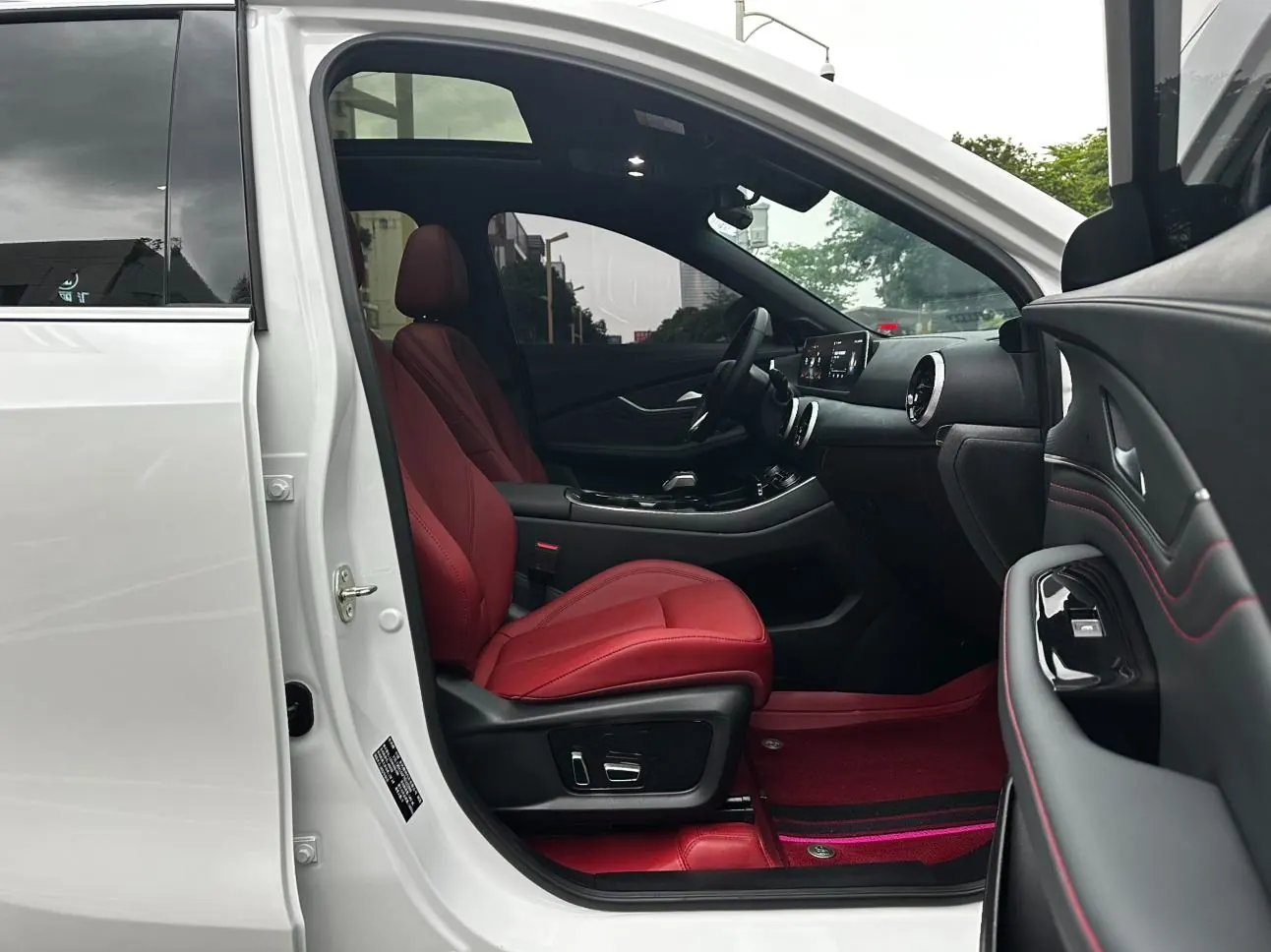 Forthing T5 EVO 1.5T photo 9