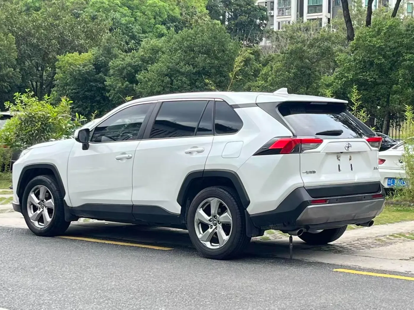 Toyota RAV4 2.0L photo 11