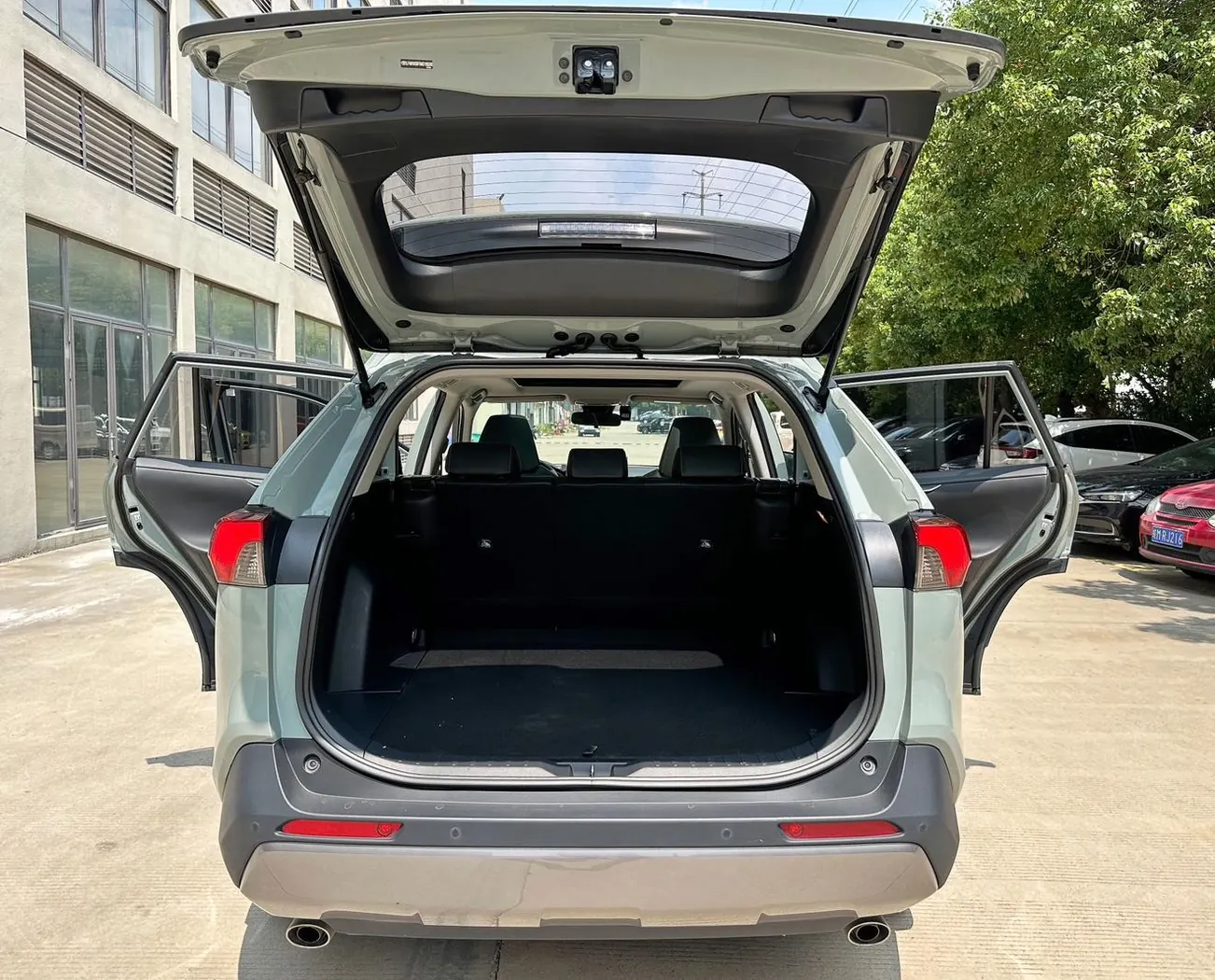 Toyota RAV4 2.0L photo 10