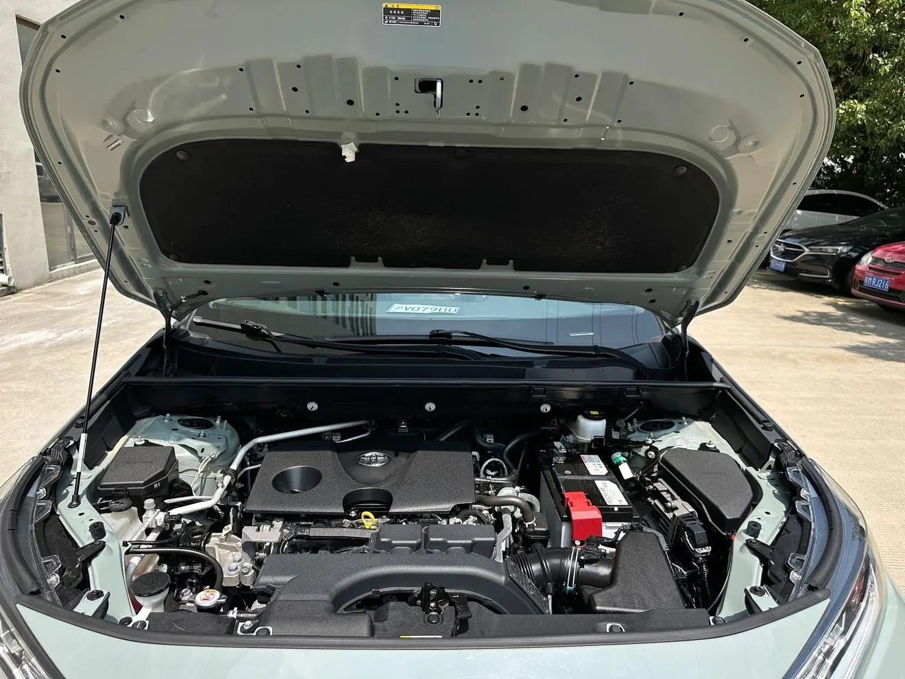 Toyota RAV4 2.0L photo 8