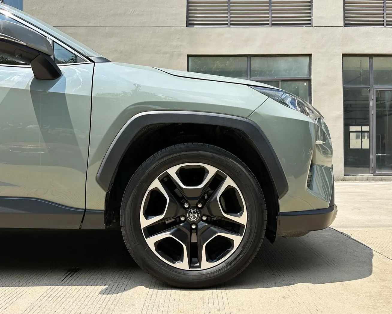 Toyota RAV4 2.0L photo 9