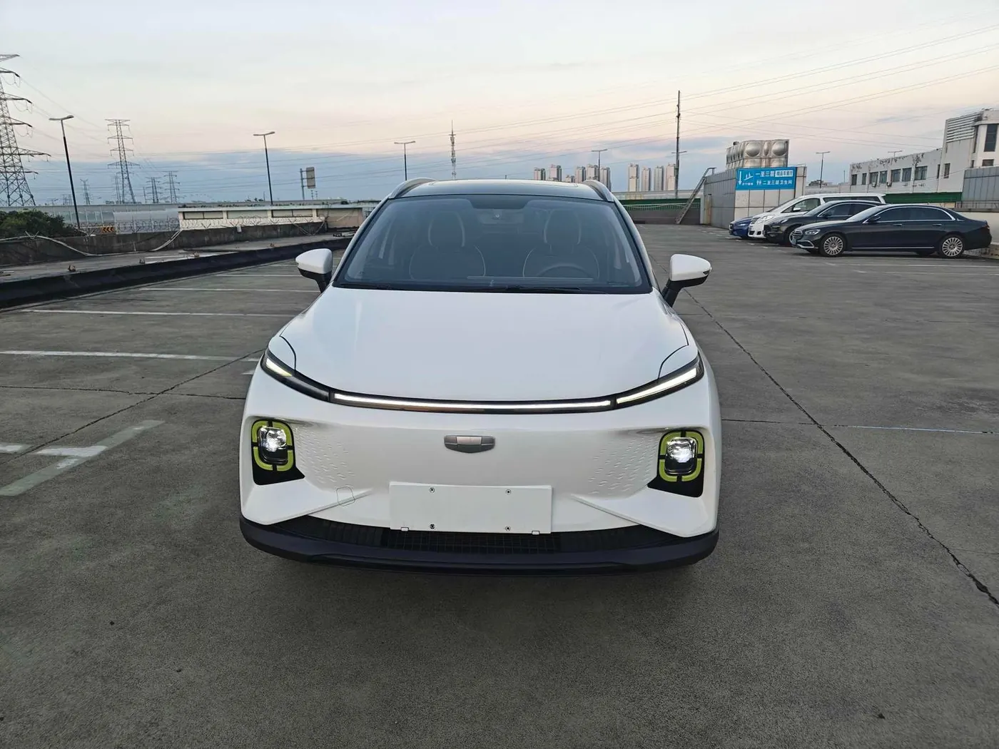 Geely Geometry E Firefly 401KM photo 2