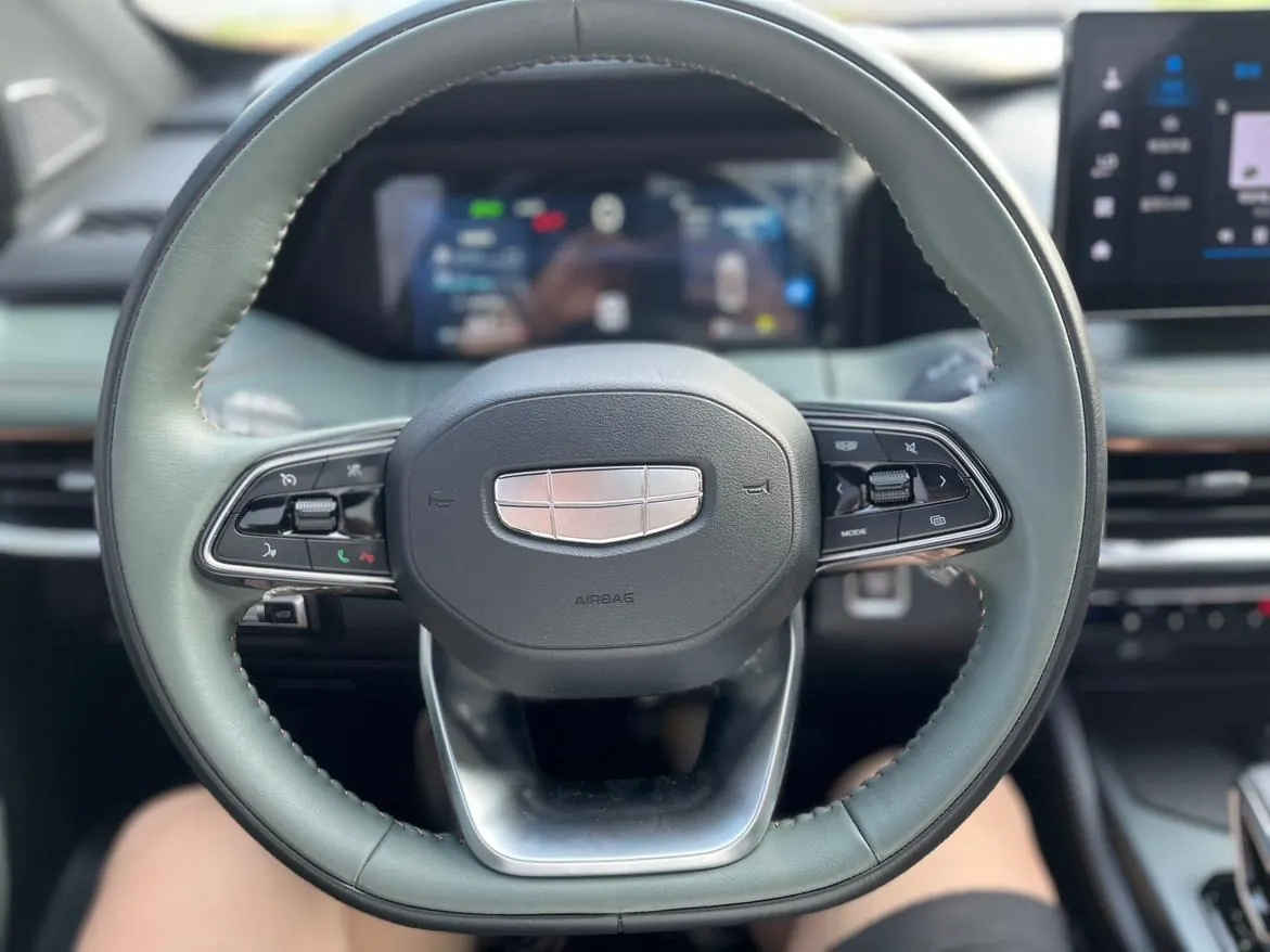 Geely Haoyue L 2.0TD photo 11
