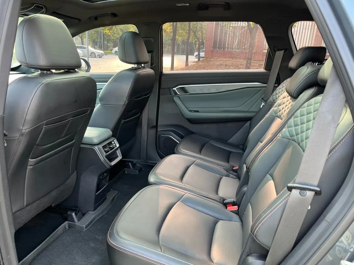Geely Haoyue L 2.0TD photo 4