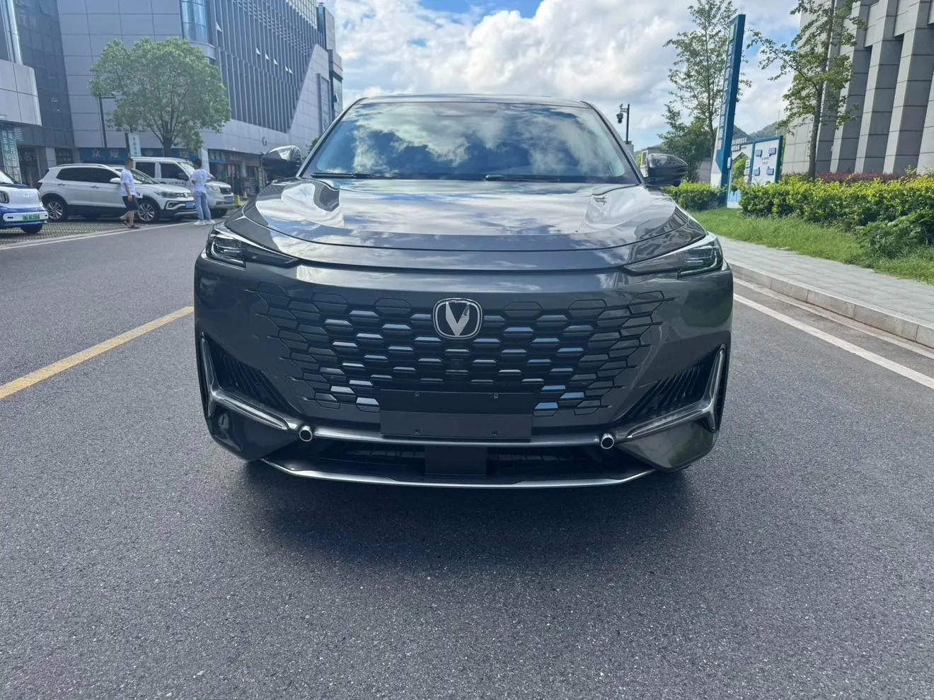 Changan UNI-K 2.0T photo 2