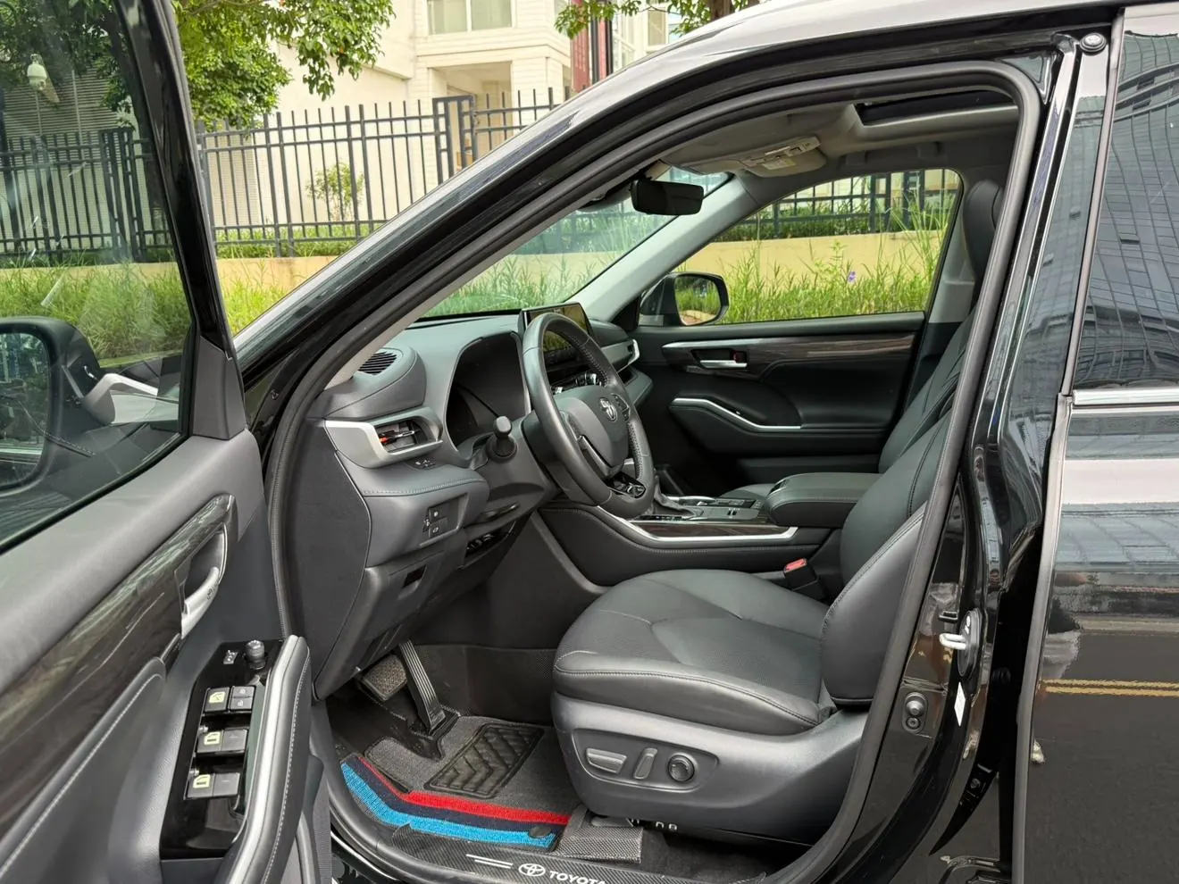 Toyota Highlander 2.5L photo 7